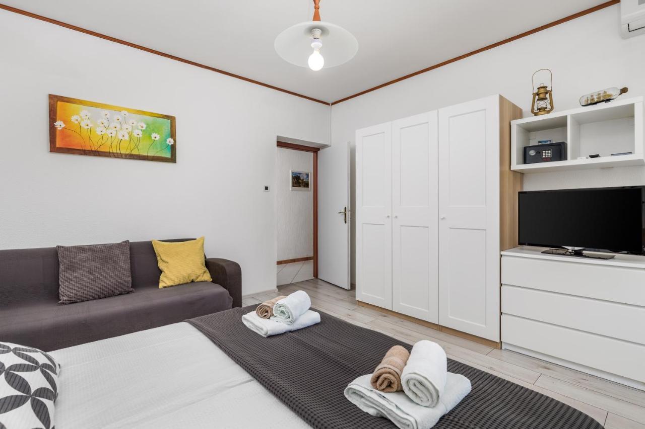 Apartment Rosovic J&c